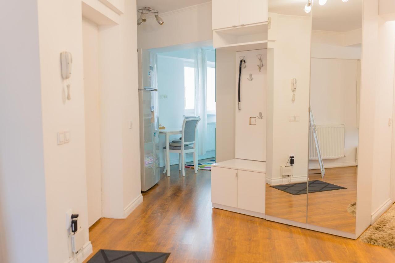 Cozy & Spacious 2Br Apartment With Netflix Бухарест Экстерьер фото