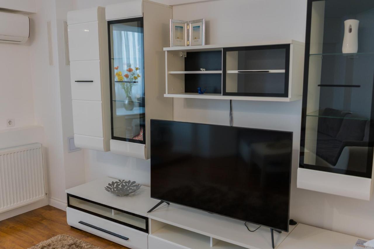 Cozy & Spacious 2Br Apartment With Netflix Бухарест Экстерьер фото