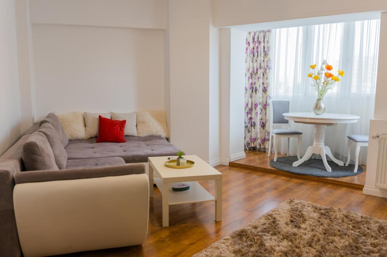 Cozy & Spacious 2Br Apartment With Netflix Бухарест Экстерьер фото